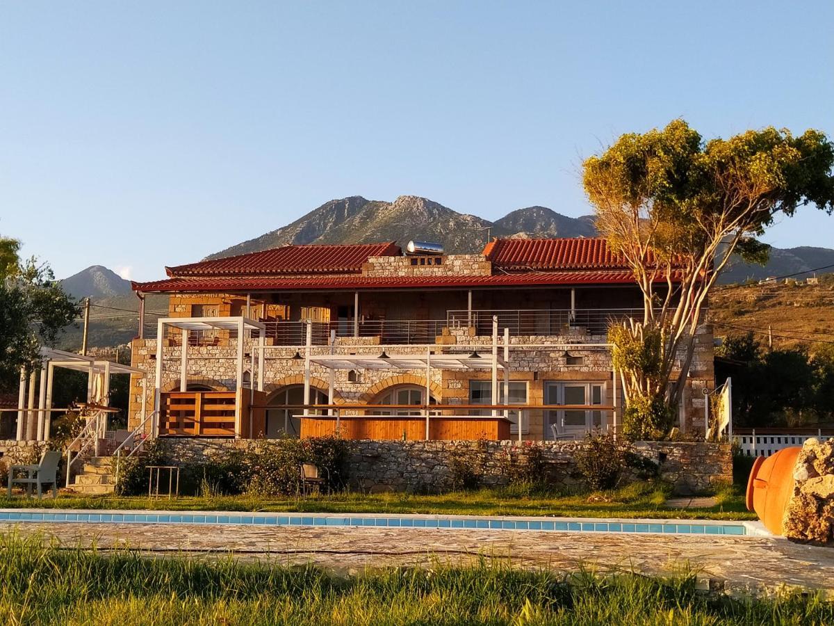 Hébergement de vacances Stoupa Properties